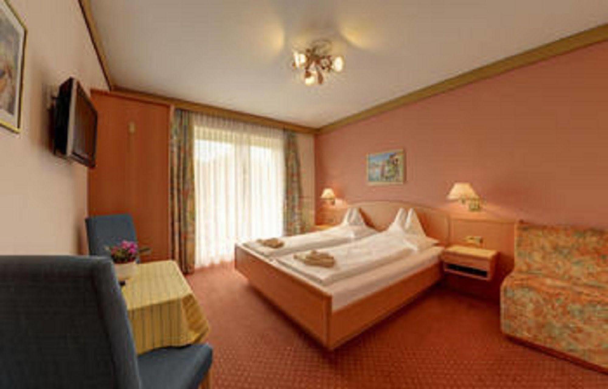 Fruehstueckspension Haus Golker Seeboden Esterno foto