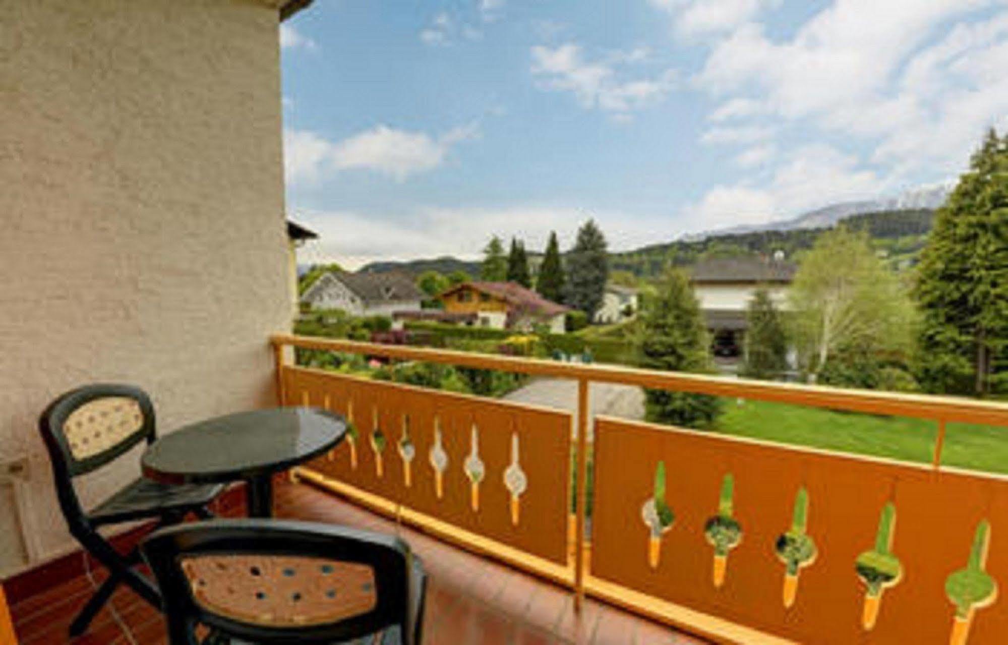 Fruehstueckspension Haus Golker Seeboden Esterno foto